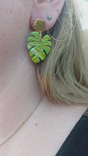 Boucles d'oreilles clous Monstera Naturelles