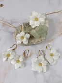 paire de petite fleurs blanche