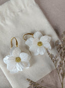 paire de grandes fleurs blanche