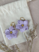 paire de grandes fleurs lila