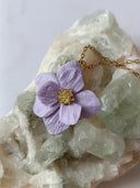 pendentif petite fleur lila